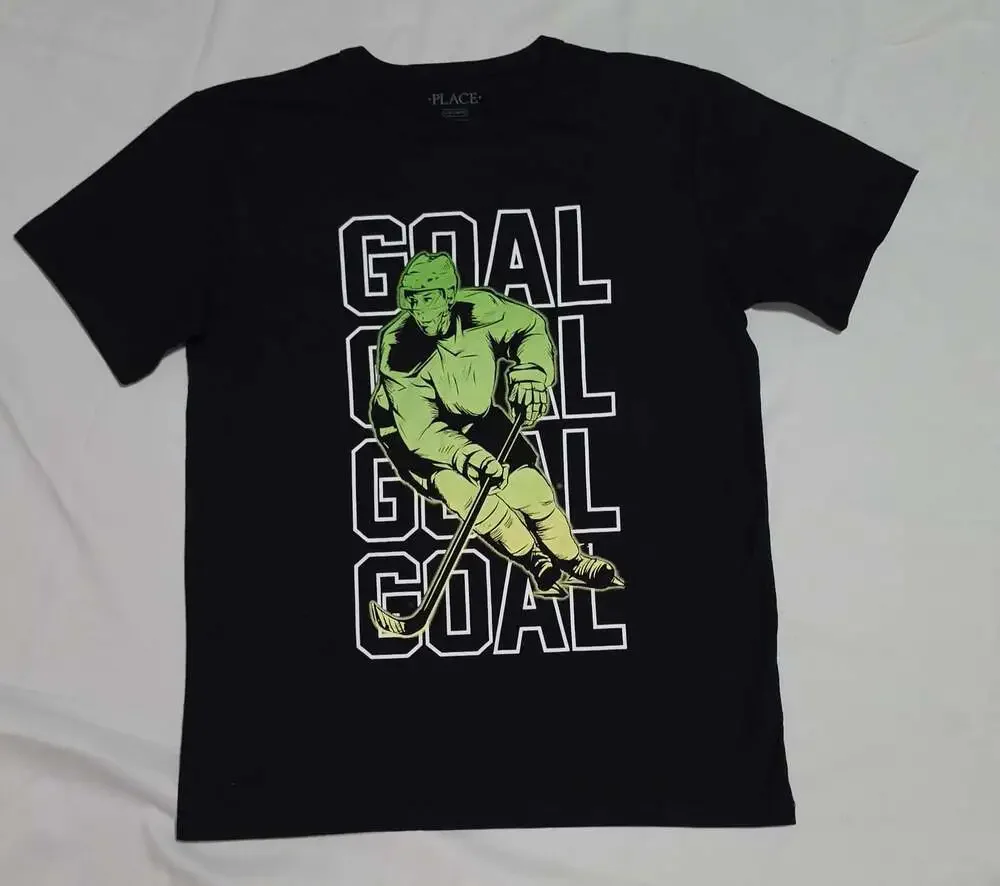 The Children's Place Boys Hockey Player Graphic T-Shirt Large 10/12